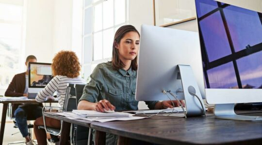 woman-working-on-computer